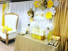 Beautiful Gold White And Yellow Paper Flowers For A Lovely Cake Table Gold Sparkly Tablecloth And Baby Shower Yellow Yellow Girl Baby Shower Gold Baby Showers