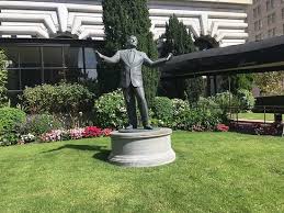 Create and get +5 iq. I Left My Heart Picture Of Tony Bennett Statue San Francisco Tripadvisor