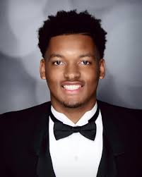 ALUMNI BLUE CHIP SERIES** Honoring the winners of the 2021 BSR Scholarship  Foundation's essay contest **3 of 3: AR'MONNIE WISE** Ar'monnie Dewayne  Wise is a graduate of Idabel High School. He volunteers