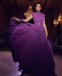 واسمه مشتق من زهرة البنفسج، وهناك استطلاعات حيث قال. Ø´ØªØ§Ø¡ ØªØ¯Ø­Ø±Ø¬ Ø¨Ø¯Ø§Ù†Ø© ÙØ³Ø§ØªÙŠÙ† Ù„ÙˆÙ† Ø¨Ù†ÙØ³Ø¬ÙŠ ØºØ§Ù…Ù‚ Surfthesnow Org