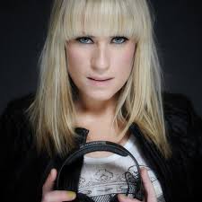 eve carey (@djevecarey)