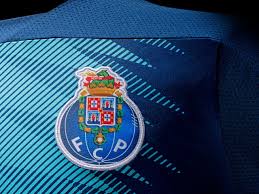 Que nota dás à nossa camisola de 0 a 10? Fc Porto Noticias O Equipamento Do Dragao E A Terceira Aposta Do Fc Porto Para 2019 20