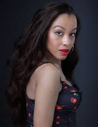 Iris Belcher's Instagram, Twitter & Facebook