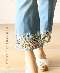 再入荷 7月30日12時 amp 22時より french 花刺繍の大人可愛いデニムサロペット 刺繍ファッション デザイナーファッション ブラウスのデザイン