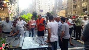 القصة الكاملة لتشميع مطعم سورى بالأسكندرية بعد استغاثة سيدة منه الحاجة سعدية تعبت بأمراض حساسية الصدر والعين صاحب المطعم أعتذر للشعب المصرى ولم أقصد الإساءة وإغلاق المحل بالشمع الأحمر ومصادرة إشغالاته