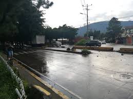 ¡el mapa creado por gente como tú! Alertux On Twitter Precaucion Accidente Entrando A Resd Pinares De Suiza Santa Tecla Traficosv Gracias A Fchavarriar