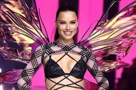 Adriana Lima Makes Angelic Return to 2024 Victoria's Secret Fashion Show 6  Years After Final Walk: See Her Wings! - Yahoo News Canada