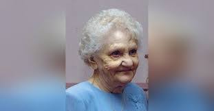 Sarah Lashomb's Instagram, Twitter & Facebook