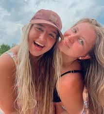 Lauren Renfroe's Instagram, Twitter & Facebook