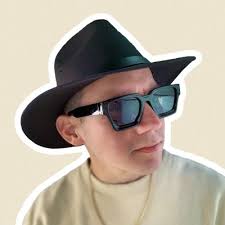 ON HOLD: Looking for SKETCHERS (Creative Designers): The job can be done  from home later but the first weeks the candidate needs to be