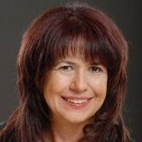 Debby Dull's Instagram, Twitter & Facebook