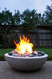 Feuerstelle Im Garten Sammeln Wir Uns Doch Ums Feuer Im Garten Herum Feuerstelle Garten Beton Feuerstellen Propan Feuerstellen