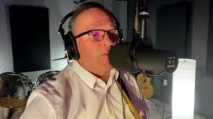 James F Wright sings his original song Roses, featuring master guitarist  Michael Dowdle.