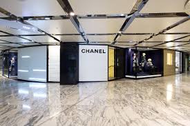 Chanel Re Opens Store At Westfield Mall In Sydney Its Seventh In Australia Luxury Store Retail Design Westfield Mall