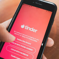 Bumble bizz is a separate section of the dating app that focuses on making professional connections, and showcases your work experience. Tinder Or Bumble Choice Of Dating App Can Say A Lot About You Chicago Sun Times