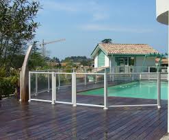 Cloture Piscine Aluminium Et Remplissage Verre Feuillete Clairalu Pas Cher Une Barriere Conforme A La Reglementation Cloture Piscine Barriere Piscine Piscine