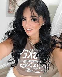 Janet Brito's Instagram, Twitter & Facebook