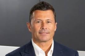 Glenn Thorpe's Instagram, Twitter & Facebook