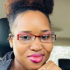 Carla Elmore's Instagram, Twitter & Facebook