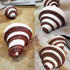 Here The Leavened And Baked Cappuccino Croissant Ecco I Cappuccino Croissants Lievitati E Cotti Chocolate Sablee Ch Recette Croissant Cappuccino Croissant