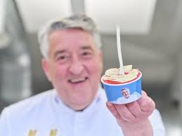 Robèrt van Beckhoven opent pop-up met ijs *