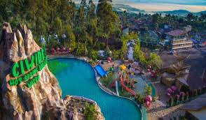 Dibina pada 2003 dengan kos berjumlah rm6 juta, hotsprings sungai klah mempunyai kolam yang cukup luas. Kolam Air Panas Sungkai