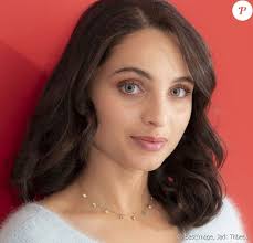 In one post, mennel ibtissem, 22, had expressed doubts about the terrorist nature of the 2016 nice lorry attack. Mennel The Voice Deja Divorcee Elle Se Confie Et Revient Sur Son Choix De Retirer Son Voile Purepeople