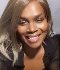 ✌🏾 #womenover60 #womenover50 #fitandfabulous #maturebeauty #shaunrobinson