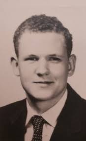 Howard Riggs's Instagram, Twitter & Facebook