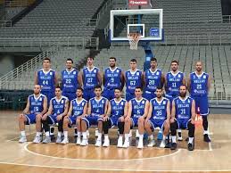 Είναι η πρώτη ελληνική εθνική ομάδα που κατέκτησε ευρωπαϊκό τίτλο ανδρών σε οποιοδήποτε άθλημα, καθώς και. Me 13 Paiktes Sto Lester H E8nikh Mpasket Trikalasportiva A8lhtika Twn Trikalwn