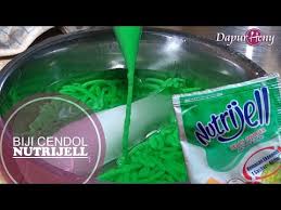 · 120 gram tepung hunkwe · 25 gram tepung beras · 1 sdt pasta pandan · 700 ml air · 1 sdt garam · secukupnya es batu · bahan saus gula merah:. Membuat Biji Cendol Nutrijell Youtube