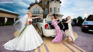 Top 10 Cele Mai Intime și Amuzante Fotografii De Nuntă Crazy Wedding Photos Funny Wedding Pictures Unique Wedding Photography