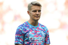 Martin ødegaard, born on the 17th of december 1998, is a norwegian professional footballer (soccer player) who currently plays for the dutch team sc heerenveen, on loan from real madrid, and also the norway national team. Fkuqyozkbdch8m