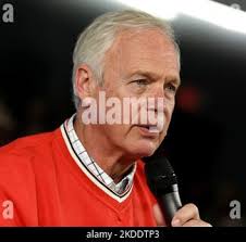 Mount Pleasant, Wisconsin, USA. 5th Sep, 2021. ROY DAVIS, 80, a U.S. Army  veteran, is shown Sunday September 5, 2021 with a sign he paid about $2500  to have made, expressing his