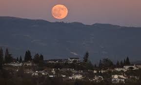 Midsummer moonrise over Sonoma County shows off 'Buck Moon'