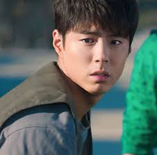 اعترف الممثل Park Bo Gum بأنه بذل قصارى جهده ليبدو "قبيحًا" في دراما "عندما  تمنحك الحياة اليوسفي/When Life Gives You tangerines" من خلال اكتساب الوزن  والسمرة. قال بارك بوغوم : أبذل قصارى