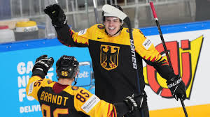 Für den deutschen eishockey bund nahmen bereits mehr als 700 spieler an internationalen vergleichen teil. Deutsches Eishockey Team Schlagt Auch Norwegen Stern De