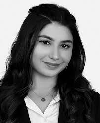 Laura Medrano's Instagram, Twitter & Facebook