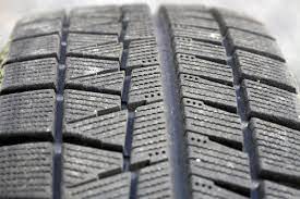 「止まる力」が長く続く。冬のドライブに安心感を。 スタッドレス タイヤ 用 michelin 製品: ã‚¹ã‚¿ãƒƒãƒ‰ãƒ¬ã‚¹ã‚¿ã‚¤ãƒ¤ã¯ä¾¡æ ¼ãŒ å®‰ã„ã‚‚ã®ã‚'æ¯Žå¹´ Or é«˜ã„ã‚‚ã®ã‚'å¯¿å'½ã¾ã§ ã¯ãƒ‰ãƒƒãƒãŒæ­£è§£ è‡ªå‹•è»Šæƒ…å ± ãƒ‹ãƒ¥ãƒ¼ã‚¹ Web Cartop