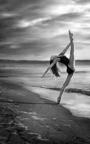 Artistic Black And White Dance Photography 30 Artistic And Rhythmic Dance Photographs Dance Photography Dance Photography Poses Dance Photos