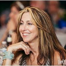 Lisa Holt's Instagram, Twitter & Facebook