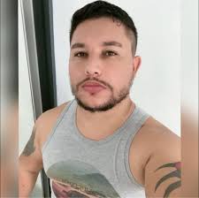 MC Poze do Rodo não subirá aos palcos neste mês, nem no Brasil nem fora  dele. Marlon Brendon Coelho, nome de batismo do cantor, comunicou aos fãs  por meio das redes sociais