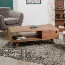 Dalam sebuah ruang tamu harus terlihat pas, atau cocok antara interior ruangan dengan furniturnya. Meja Tamu Jati Antik Minimalis Rajajepara Com