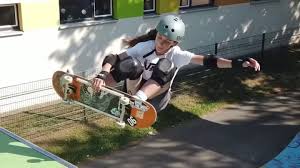 Skateboarder james clarke, above, is one of 12 skaters announced to make up canada's first national skateboard team, with skateboarding set . Tokio 2021 Skateboarderin Lilly Stoephasius Startet Mit 14 Bei Olympia Stern De