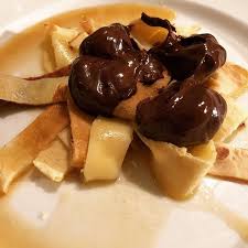 Soiree Crepes Pour La Chandeleur Tagliatelles De Crepesaux Marrons Sauce Chocolat Crepes Chandeleur Marron Chocolat Cuisine Food Food Desserts Pudding