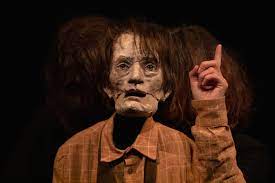 Loco en | Cie Belova - Iacobelli