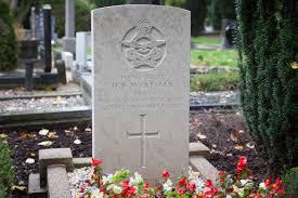 Het besef van, maakt ons trots maar raakt ons ook diep. Commonwealth War Grave General Cemetery Veenendaal Veenendaal Tracesofwar Com