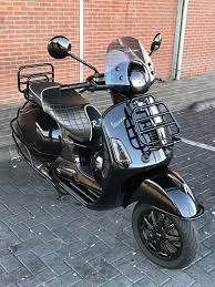Modern Vespa The Scooter Is Dressed In Luxury And Latest Https Www Mobmasker Com Modern Vespa The Scooter Is Dressed In Vespa Scooters Vespa Gts Vespa Bike