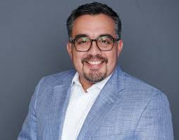 Omar Vargas's Instagram, Twitter & Facebook