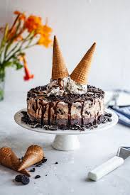 Add all dry ingredients to a large bowl and whisk together. Chocolate Oreo Cookie Ice Cream Cake Olive Mango